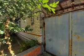 Дом с землёй в центре Волгограда