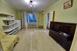 Сдаётся 2-комнатная с балконом