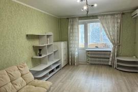 Сдаётся 2-комнатная с балконом