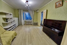 Сдаётся 2-комнатная с балконом