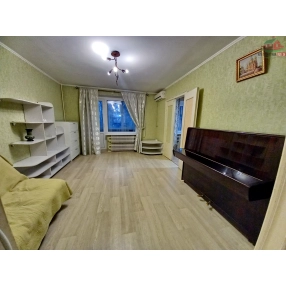 Сдаётся 2-комнатная с балконом